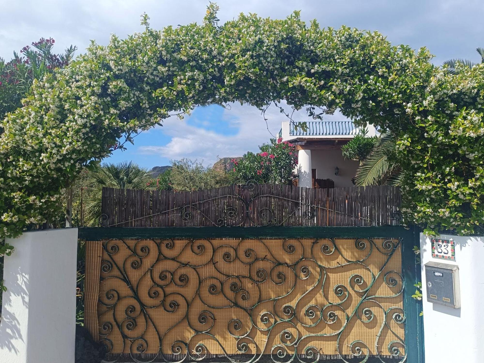 Garden & Sea Villa Vulcano  Exterior foto